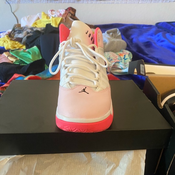 Jordan aura - Picture 1 of 4